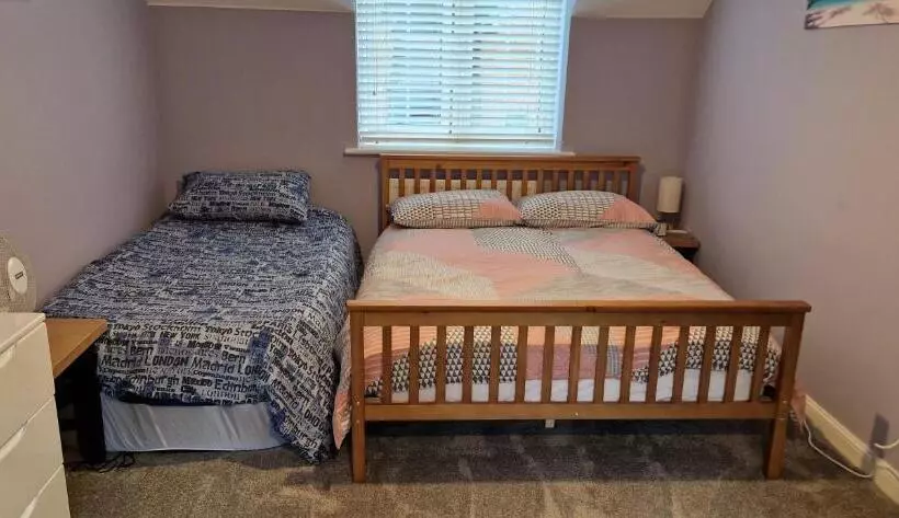 Aamiaismajoitus (B&B) Lovely Room In Southwater