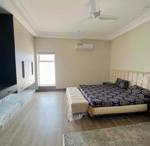 تختخواب و صبحانه Rehman Luxury Rooms And Apartments