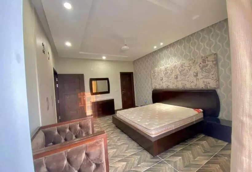 تختخواب و صبحانه Rehman Luxury Rooms And Apartments