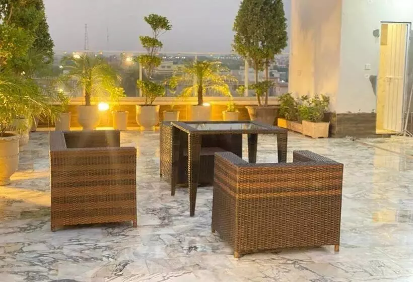 تختخواب و صبحانه Rehman Luxury Rooms And Apartments