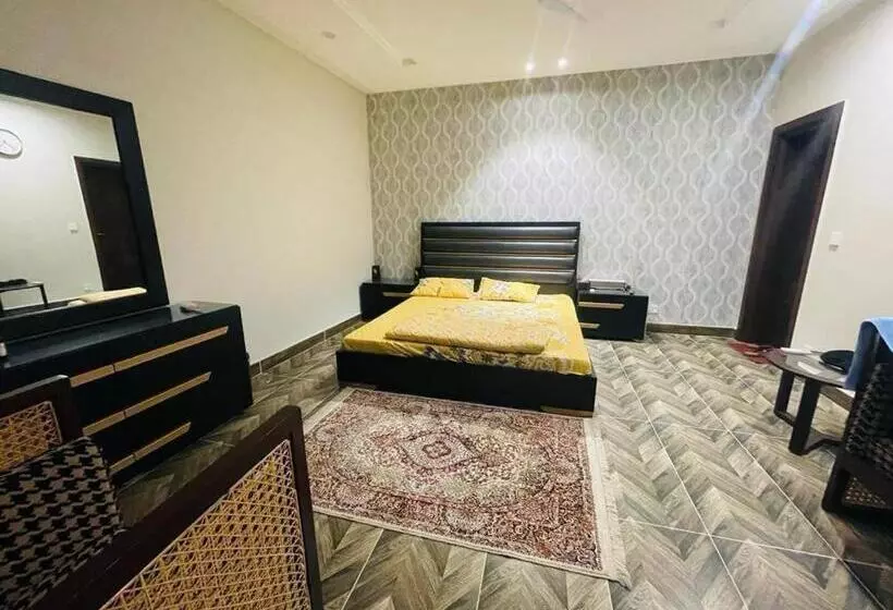 تختخواب و صبحانه Rehman Luxury Rooms And Apartments