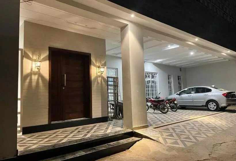 تختخواب و صبحانه Rehman Luxury Rooms And Apartments