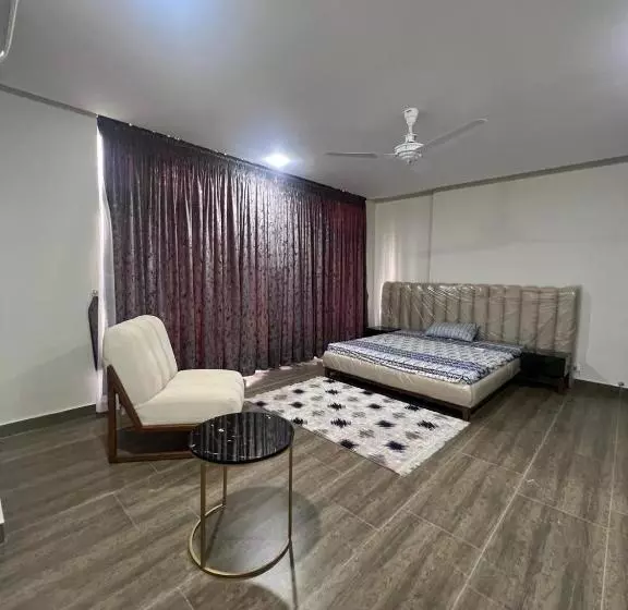 تختخواب و صبحانه Rehman Luxury Rooms And Apartments