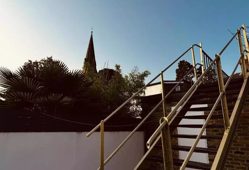 Aamiaismajoitus (B&B) Sterling House