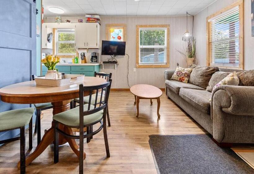 Diamond City Lakeside Resort