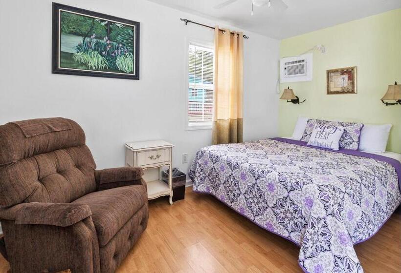 Diamond City Lakeside Resort