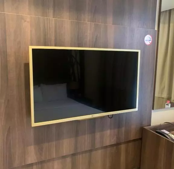 هتل Agulu Lake Resort And Conference Centre