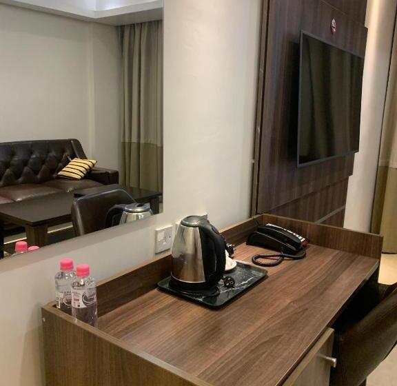 هتل Agulu Lake Resort And Conference Centre