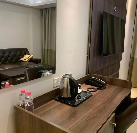 هتل Agulu Lake Resort And Conference Centre