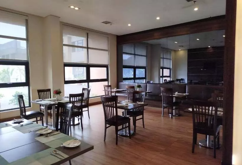 هتل Agulu Lake Resort And Conference Centre