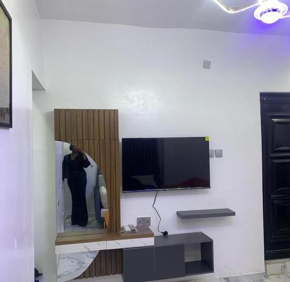 پانسیون An Exquisite 1bedroom Apartment