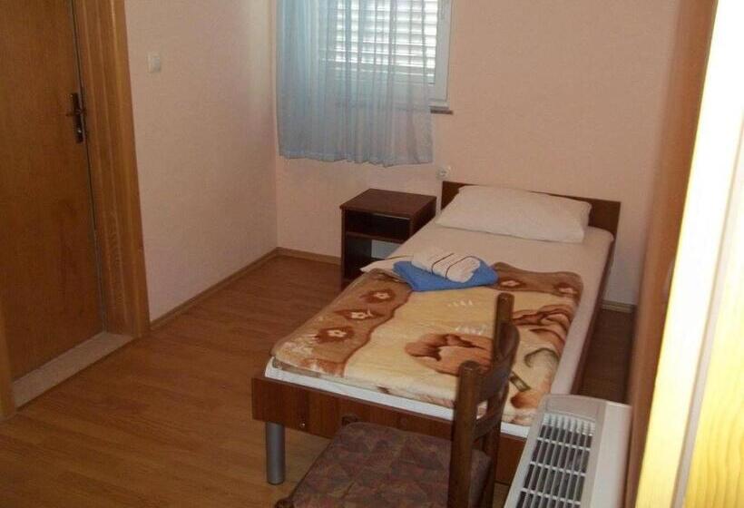 پانسیون D & J Pansion