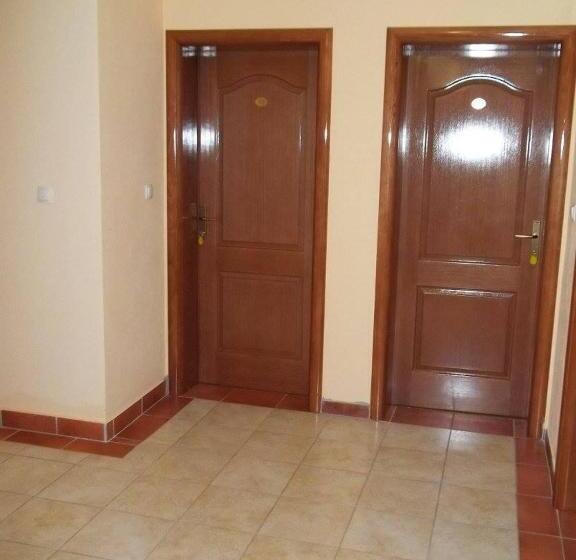 پانسیون D & J Pansion