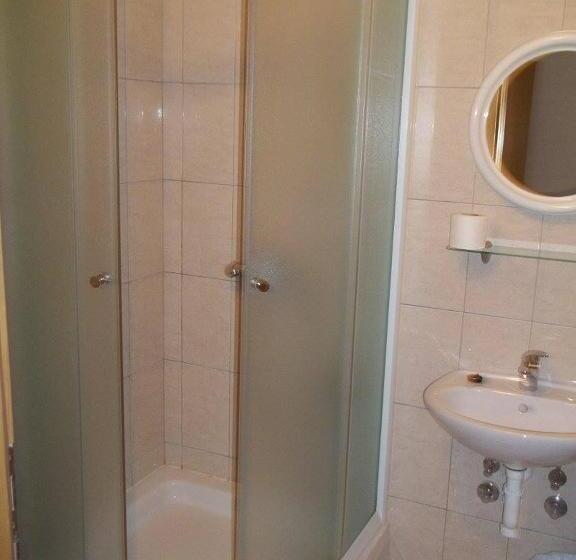 پانسیون D & J Pansion