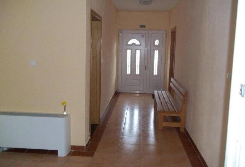 پانسیون D & J Pansion