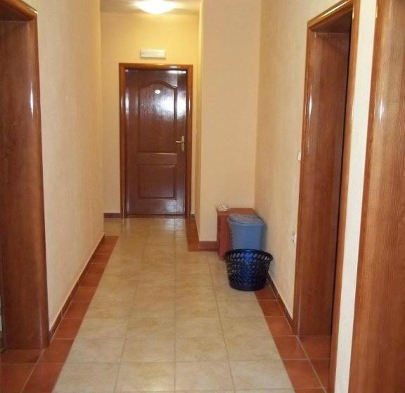 پانسیون D & J Pansion