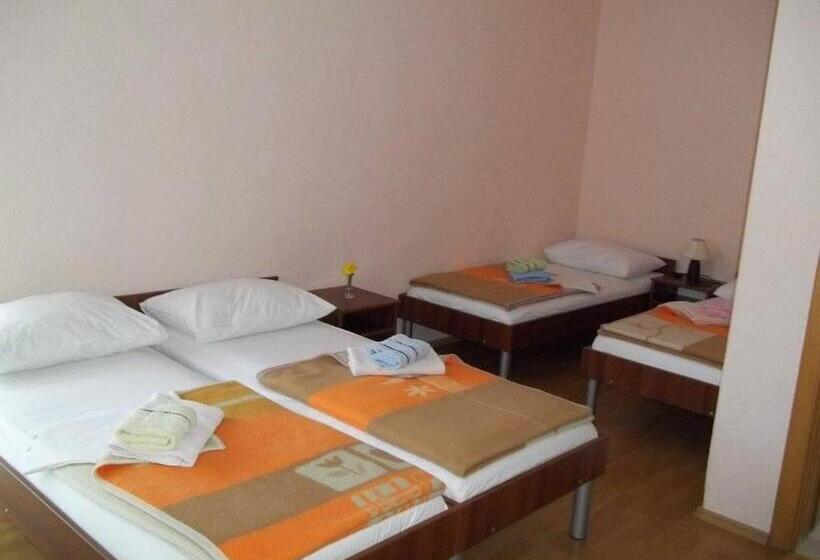 پانسیون D & J Pansion