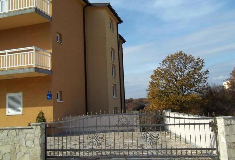 پانسیون D & J Pansion