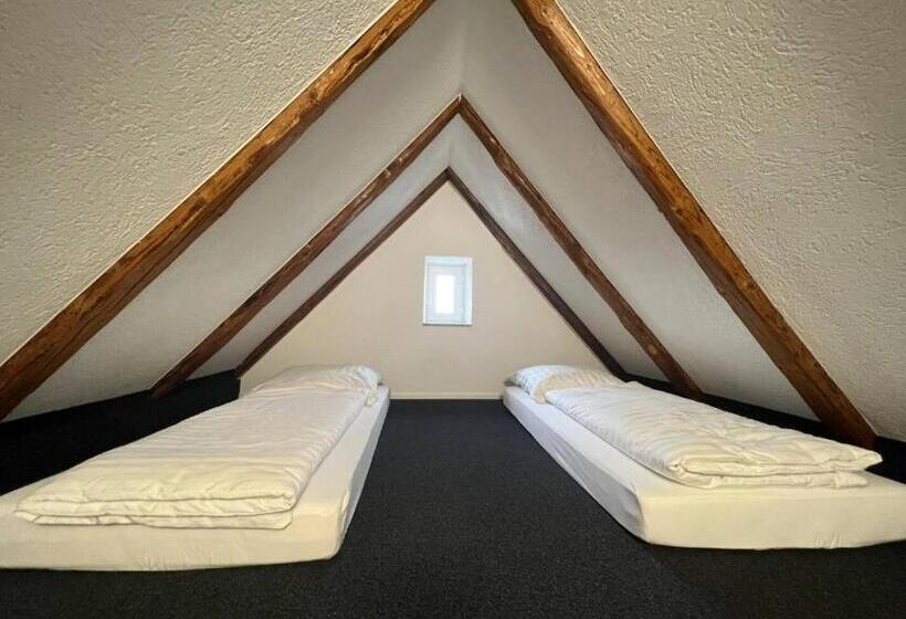 Пансион Familienzimmer Mit Bettenlager