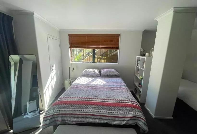 ペンション Gully Retreat