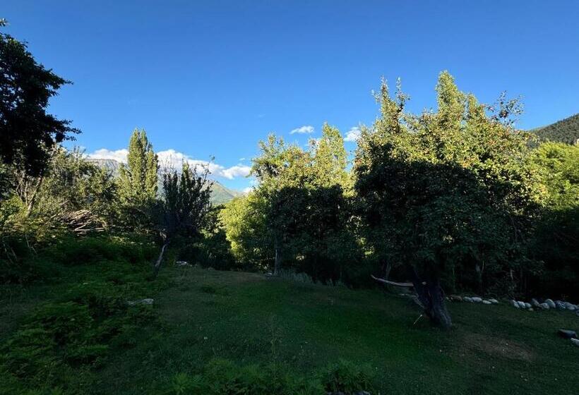 پانسیون Old Town