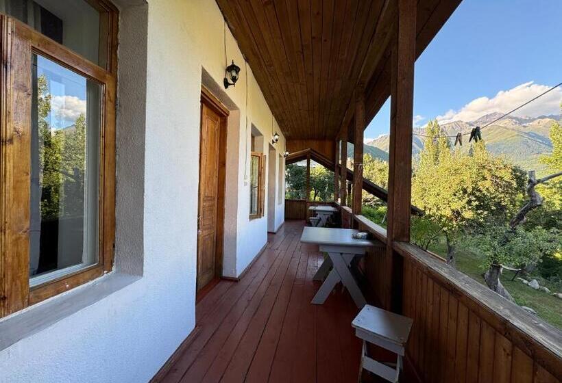 پانسیون Old Town