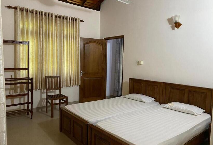 مبيت وإفطار Green Country Lodge