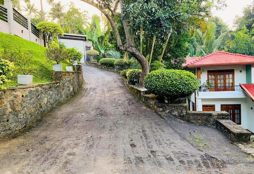 مبيت وإفطار Green Country Lodge