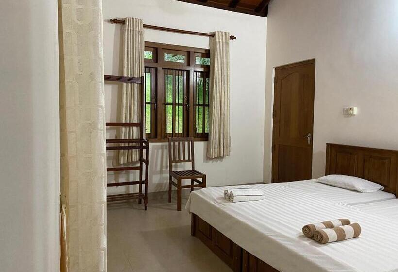 مبيت وإفطار Green Country Lodge