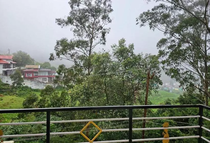 ベッドアンドブレックファースト Ooty Homestay