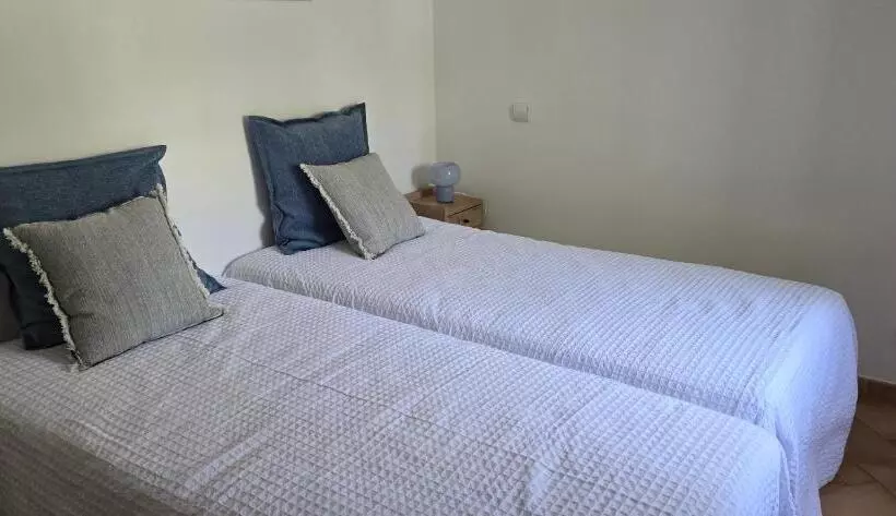 Aamiaismajoitus (B&B) Refúgio Alentejano