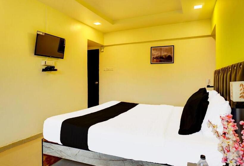 Hotel Super Collection O Vardhan Plaza