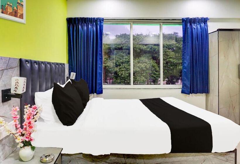 Hotel Super Collection O Vardhan Plaza