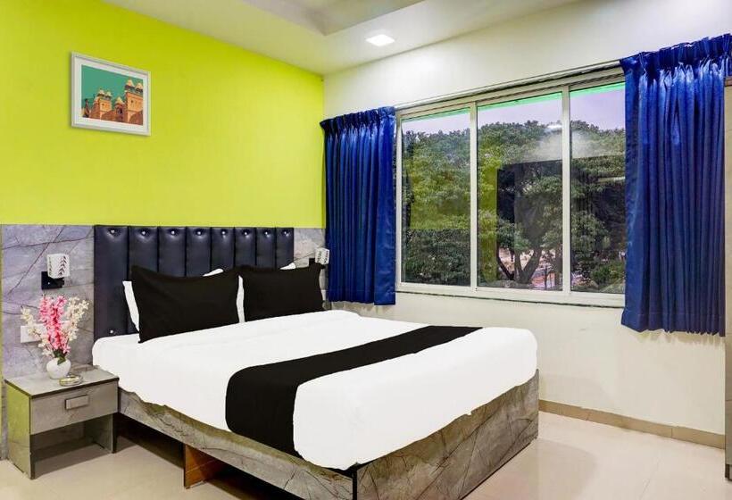 Hotel Super Collection O Vardhan Plaza