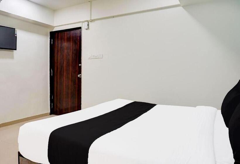 Hotel Super Collection O Vardhan Plaza