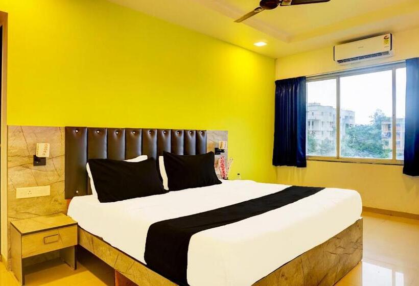 Hotel Super Collection O Vardhan Plaza