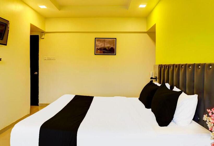 Hotel Super Collection O Vardhan Plaza