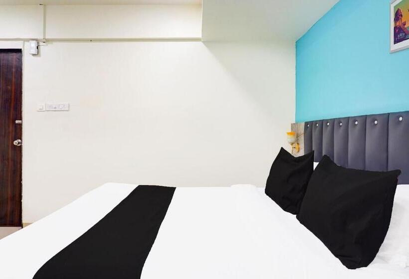 Hotel Super Collection O Vardhan Plaza