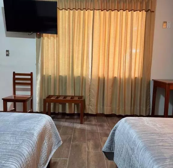 ホテル Plaza Melgar