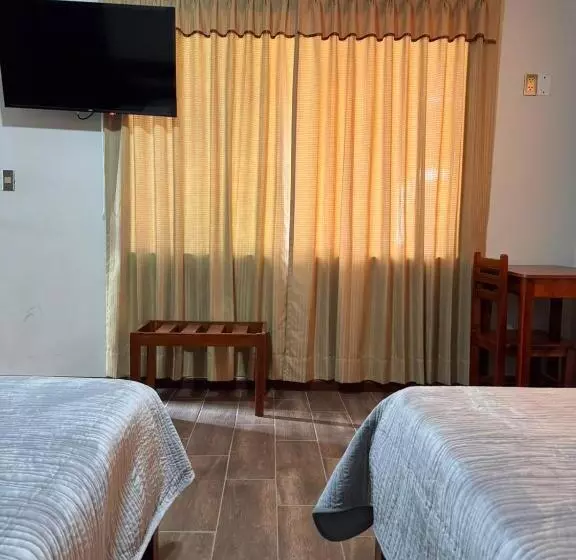 ホテル Plaza Melgar