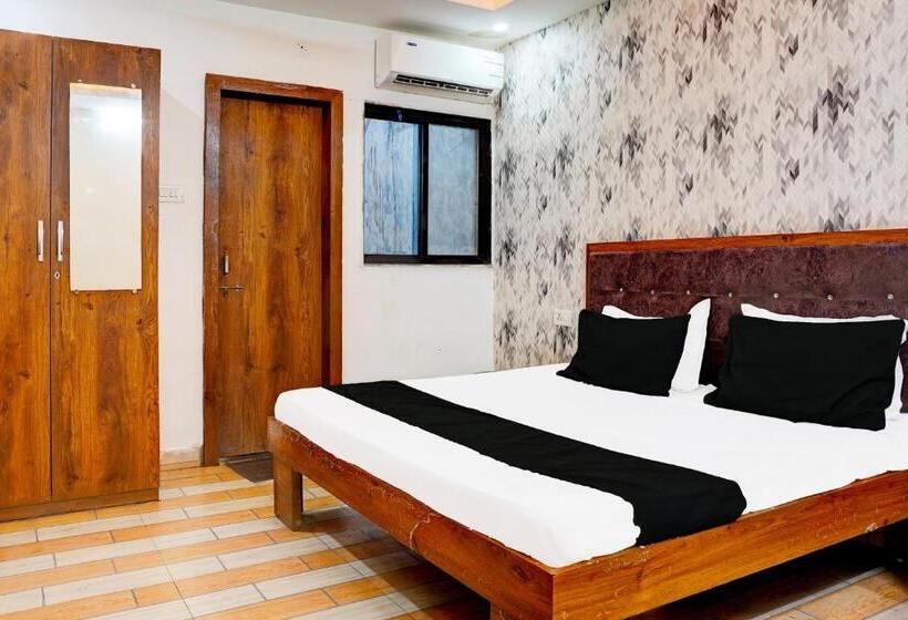 Oyo Shyam Palace Hotel And Restaurant