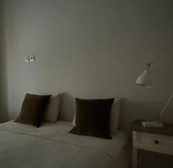 Pensão Quartos Em Adorável Acomodação Partilhada Na Baixa De Lisboa