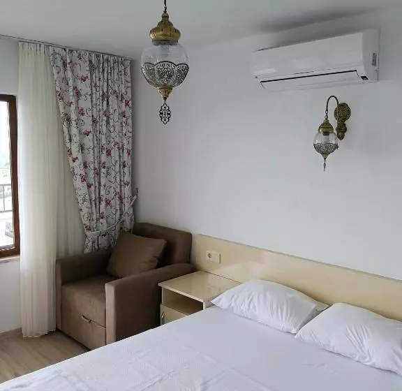 ベッドアンドブレックファースト Kaymak Tepesi Tatil Evi