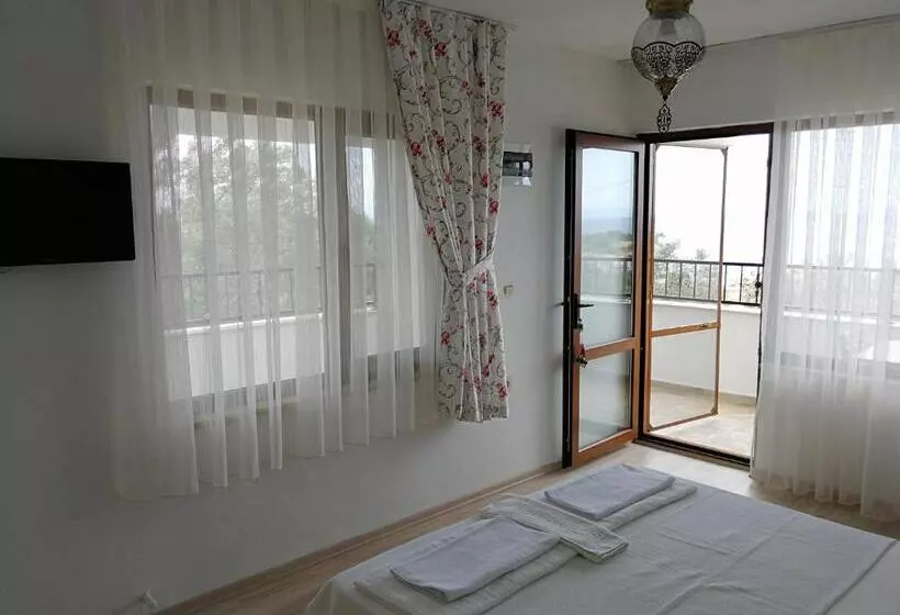 ベッドアンドブレックファースト Kaymak Tepesi Tatil Evi