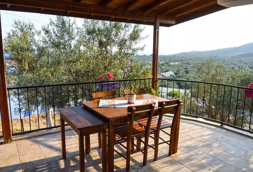 ベッドアンドブレックファースト Kaymak Tepesi Tatil Evi