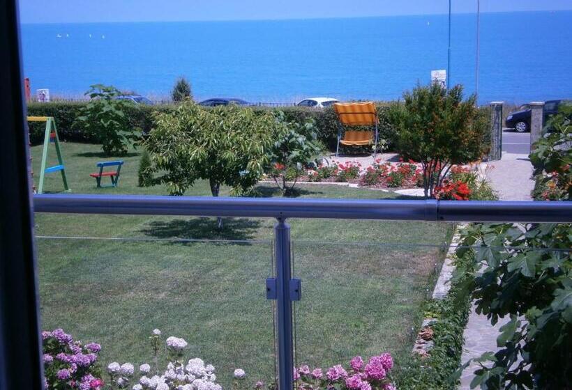 تختخواب و صبحانه Villa Flaga