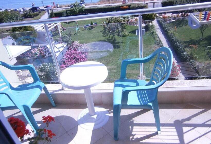 تختخواب و صبحانه Villa Flaga