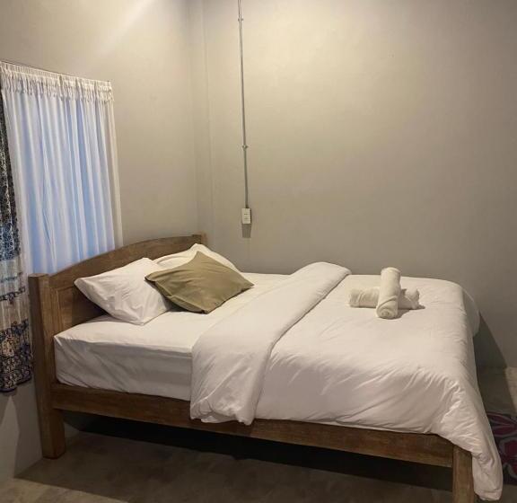 Отель 2 Rocks Boutique Hostel