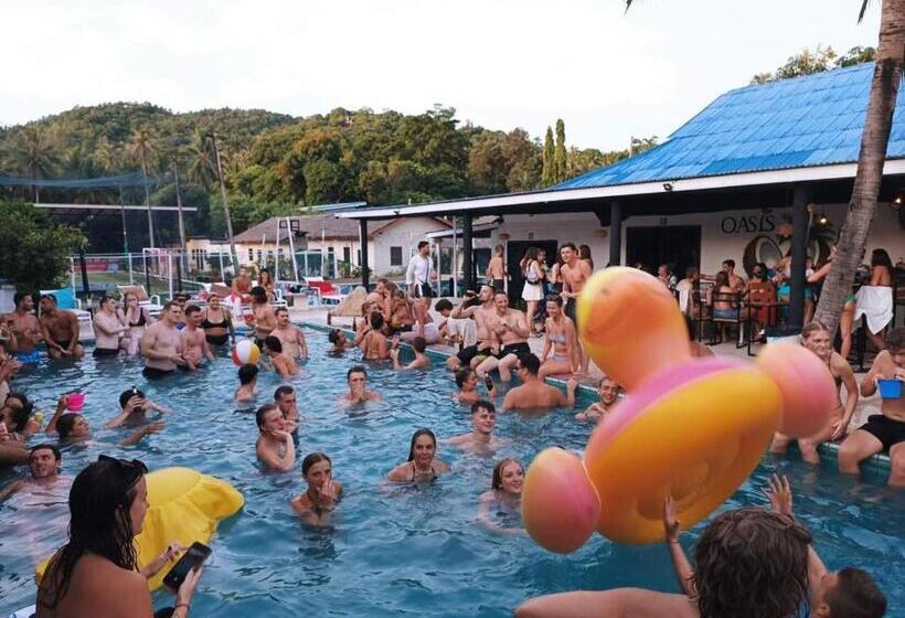 Отель 2 Rocks Boutique Hostel