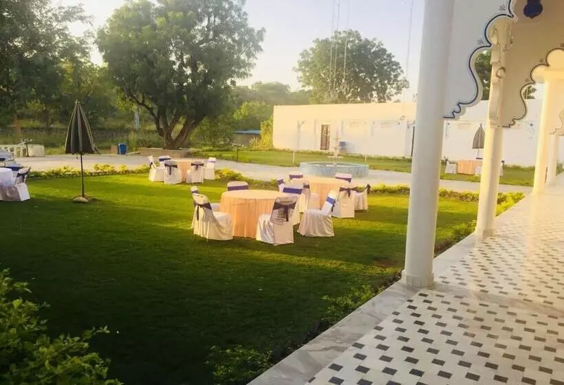 هتل Bonjour Paradise Resort